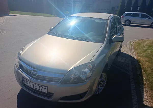 mazowieckie Opel Astra cena 16500 przebieg: 229000, rok produkcji 2010 z Ropczyce